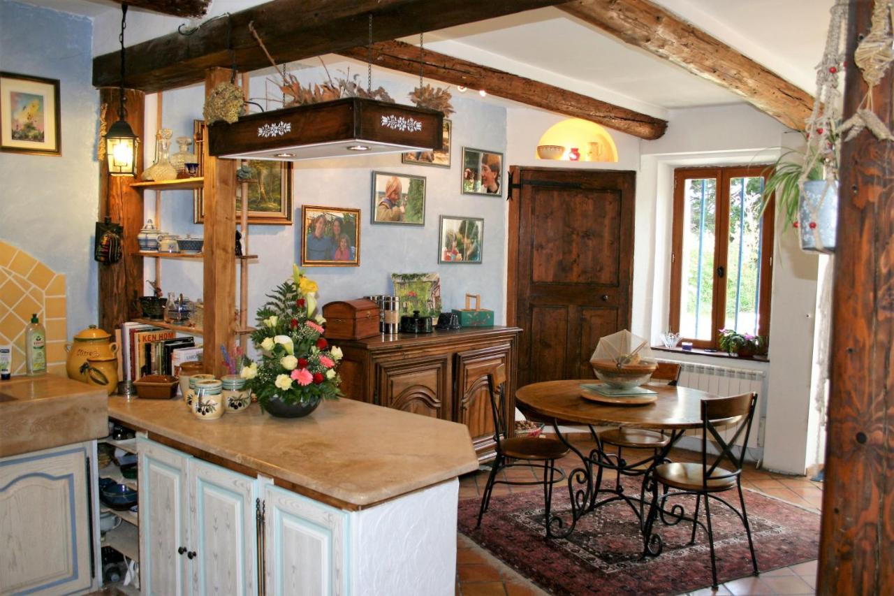 Le Mas De La Cigale Bleue, Caumont Sur Durance Kültér fotó